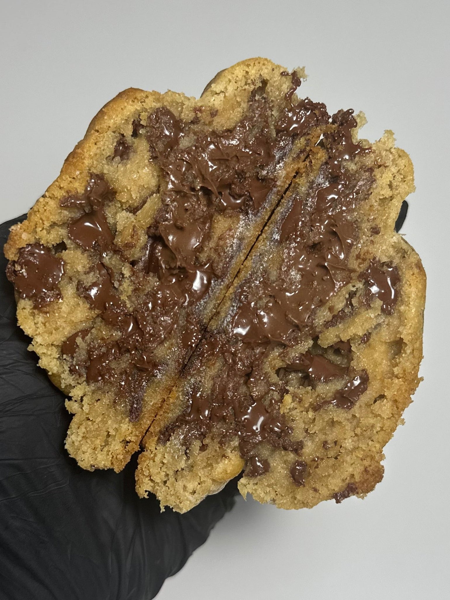Nutella – Stuffed New York Style Cookie