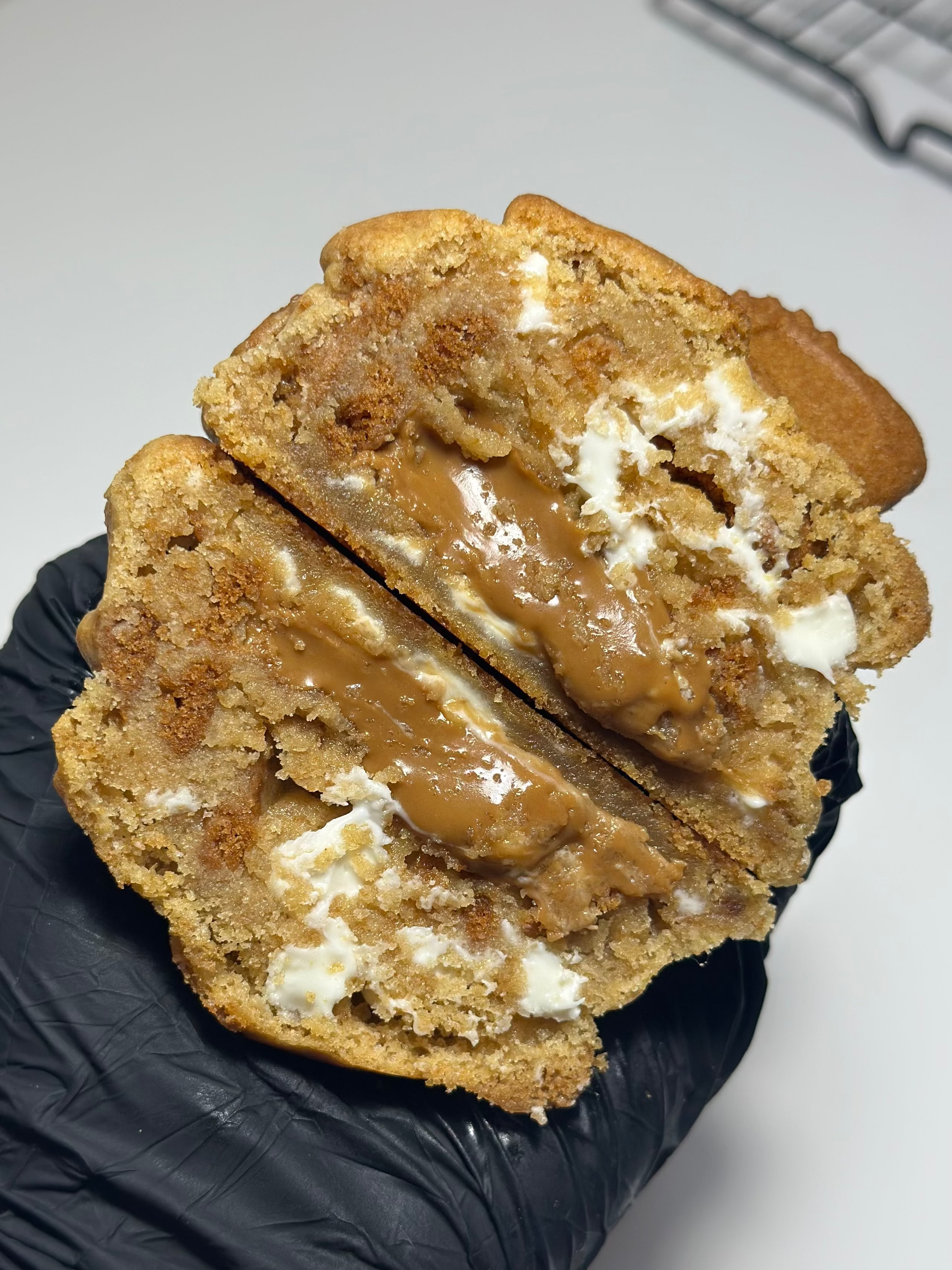 Biscoff – Stuffed New York Style Cookie